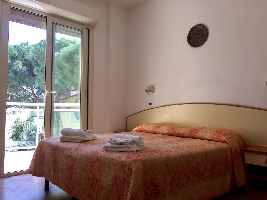 Hotel Bamar 皮纳雷拉 外观 照片