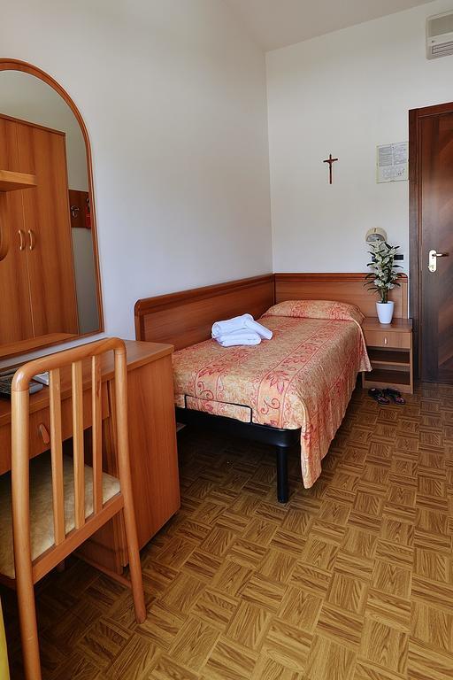 Hotel Bamar 皮纳雷拉 外观 照片